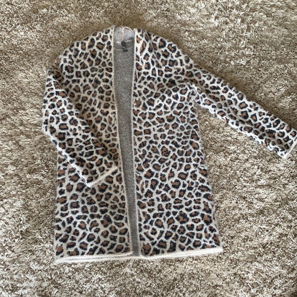 Francesca’s Boutique Cheeta Print Cardigan - Picture 1 of 4